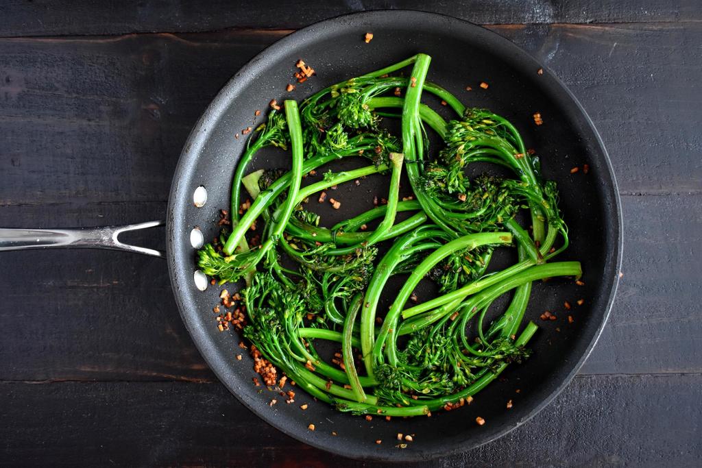 Broccolini with Garlic & Olive Oil Read & Be Well Canyon Ranch
